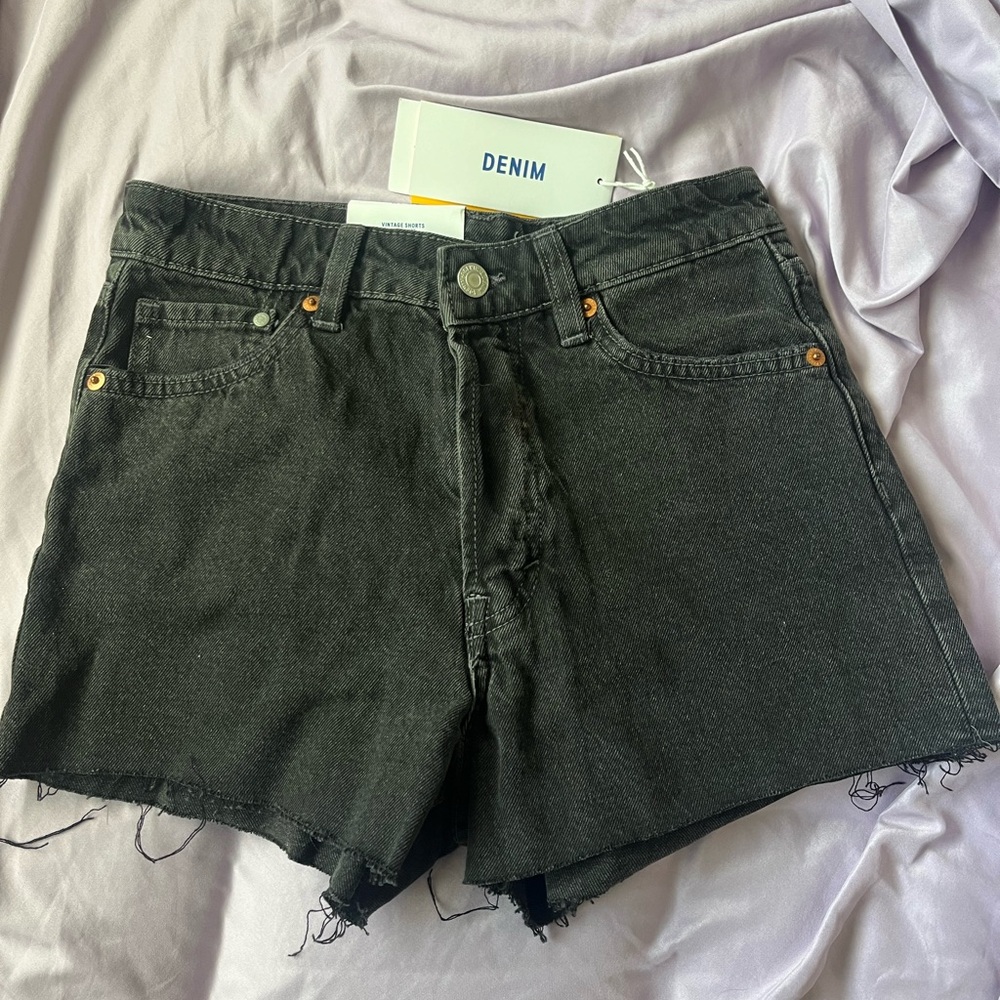 Brand new H&M shorts. size 2